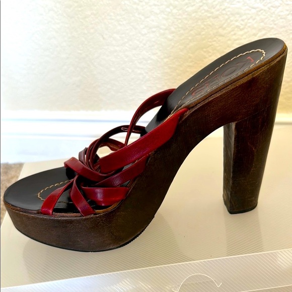 KORS Michael Kors Red Platform Sandals with wooden platform - Picture 5 of 15